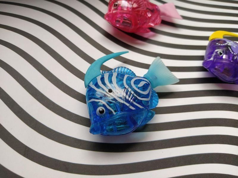 Інтерактивна рибка Robofish з підсвіткою Ангел мікс, РобоРибка на батарейках (1шт/упаковка) 3377323 фото